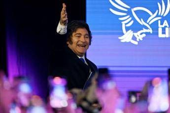 milei_mano_alta_afp7.jpeg
